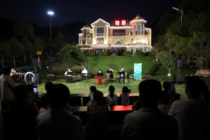 曉天鎮(zhèn)：“鄉(xiāng)宿”音樂會(huì)?奏響詩(shī)畫之夜